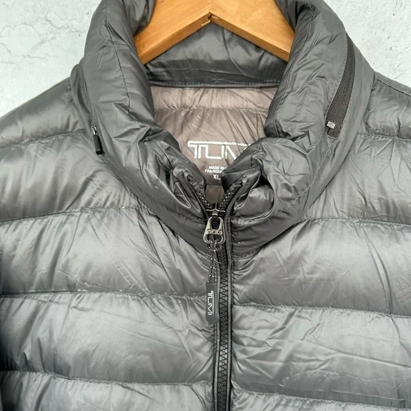 TUMI pax Charcoal Puffer Jacket - Picture 4 of 12
